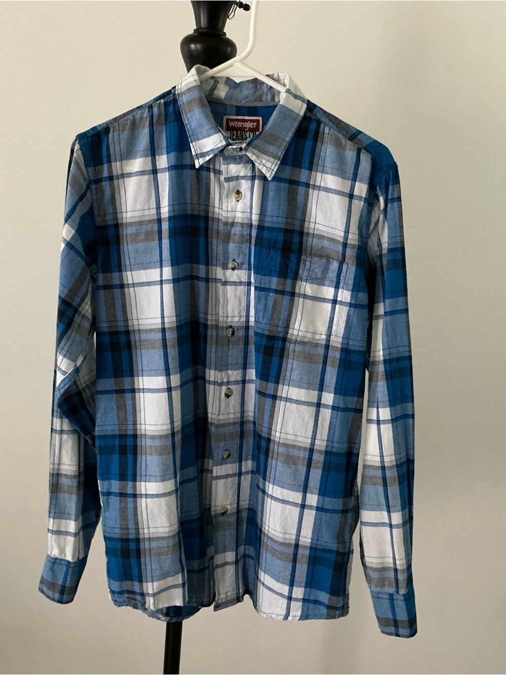 Wrangler Men’s Small Blue Plaid Long Sleeve Button-Down Shirt